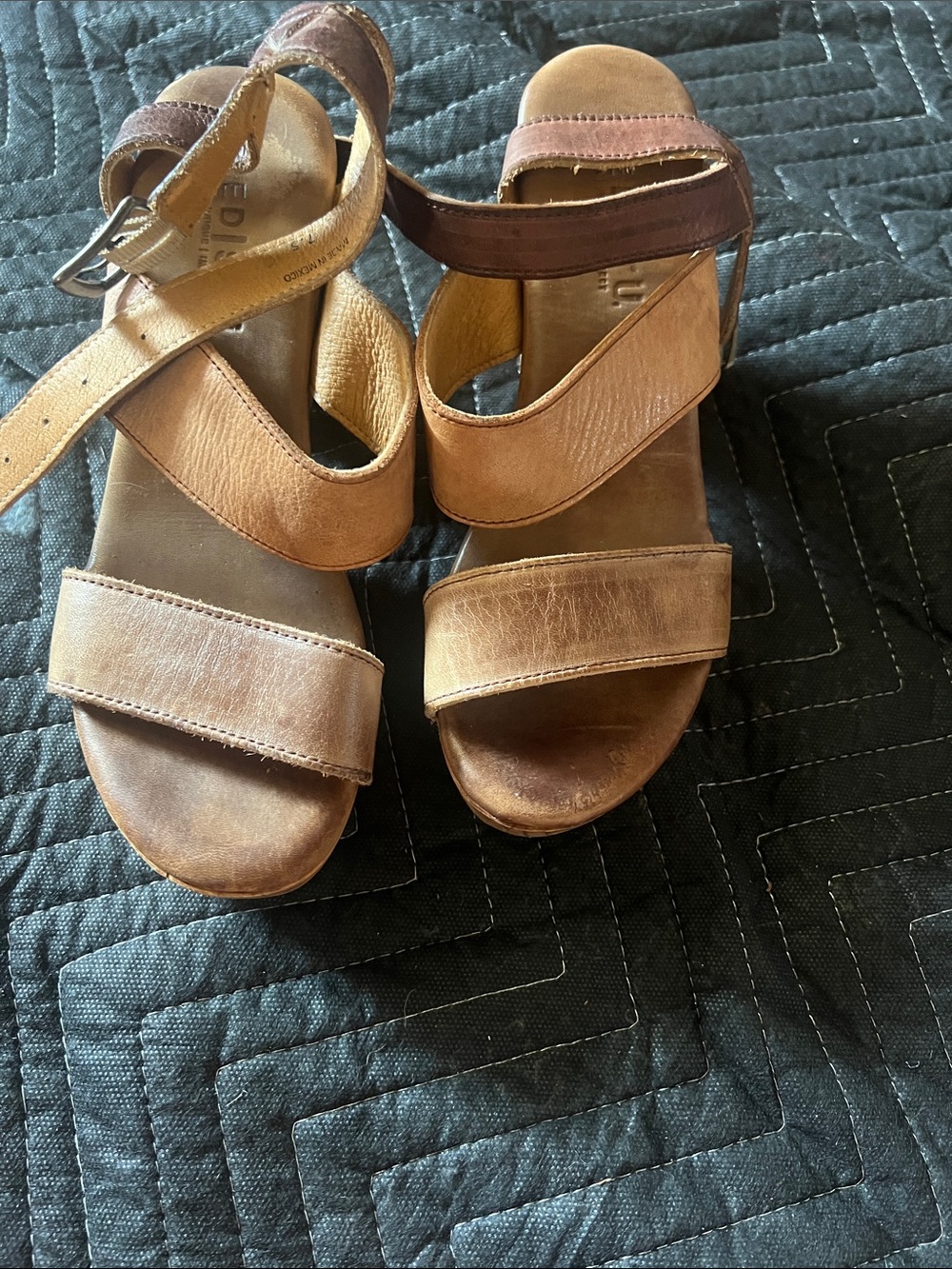 Bed|Stu 7.5 two toned brown Leather Women's Sandals.. vintage — 4 in wooden heel